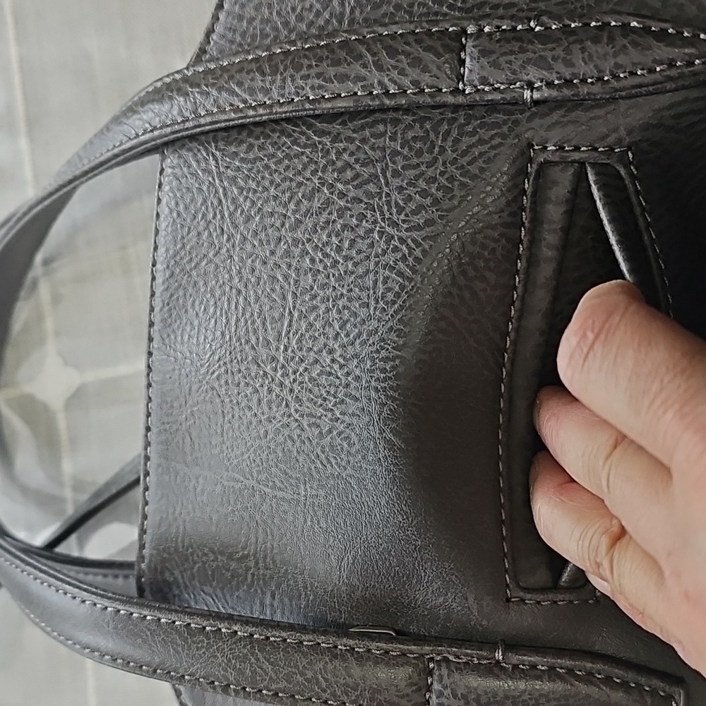 Matt & NatBaxter Vegan Handbag. - Picture 14 of 17